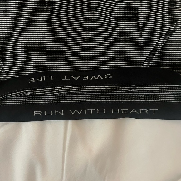 Lululemon Size 6 working out shirts - Picture 4 of 10